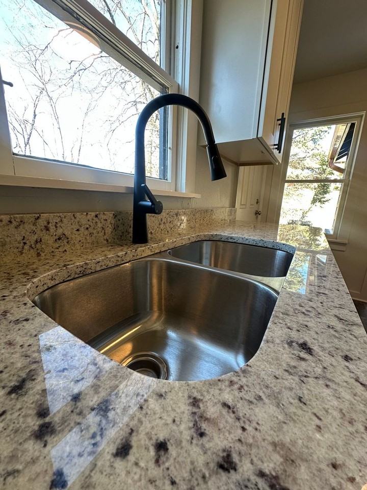 502 E Harper St - Photo 7 of 17