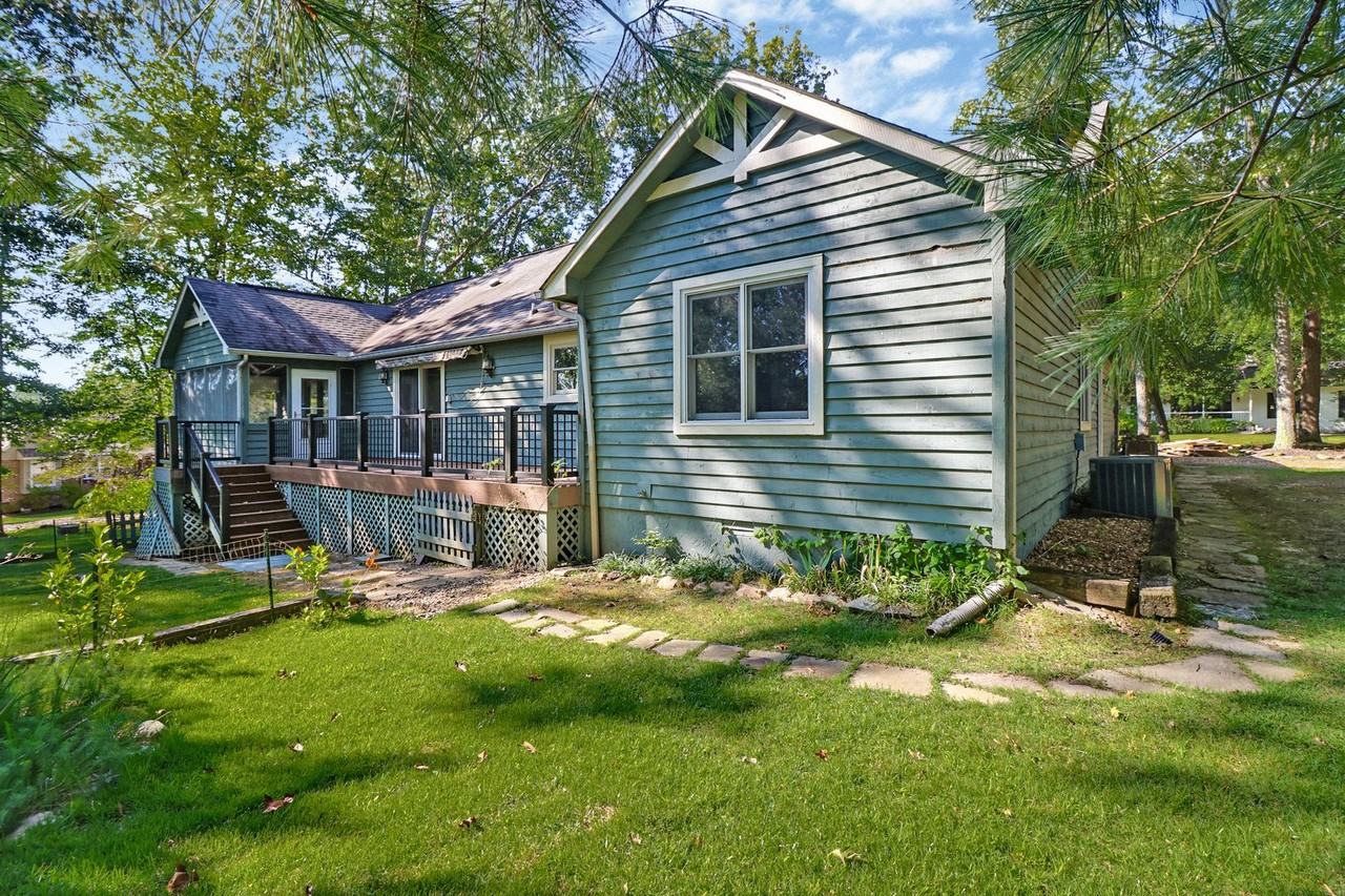 123 Lakeview Dr - Photo 5 of 20