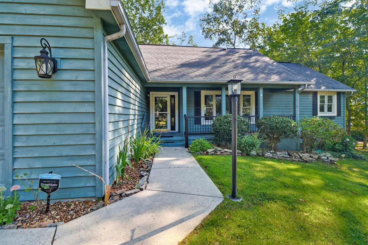 123 Lakeview Dr - Photo 7 of 20