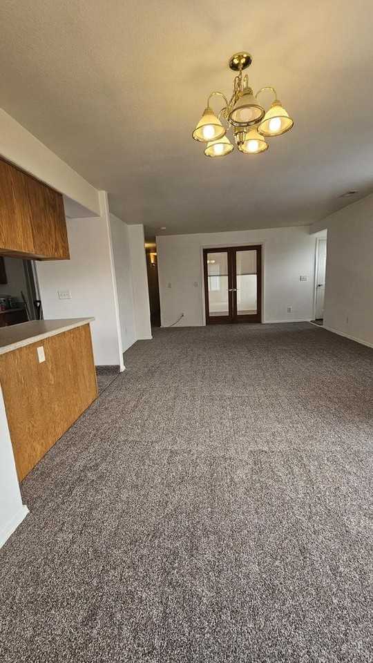 835 Forestglen Dr - Photo 3 of 9