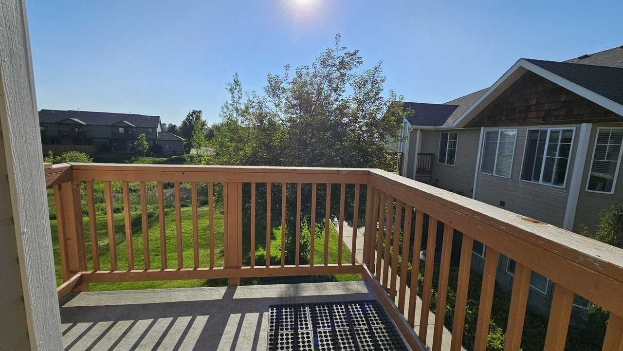 835 Forestglen Dr - Photo 7 of 9