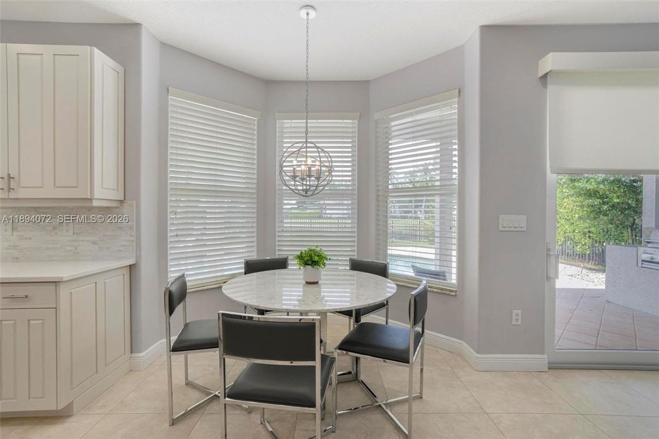 11750 Bayfield Dr - Photo 3 of 25