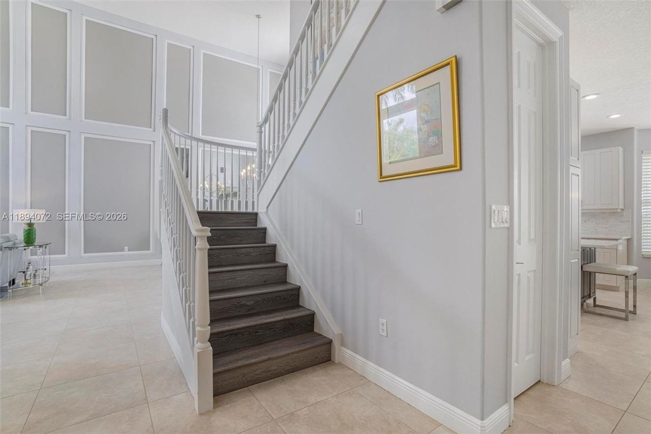 11750 Bayfield Dr - Photo 4 of 25