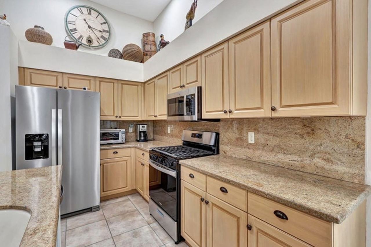 8671 Falcon Green Dr - Photo 2 of 16