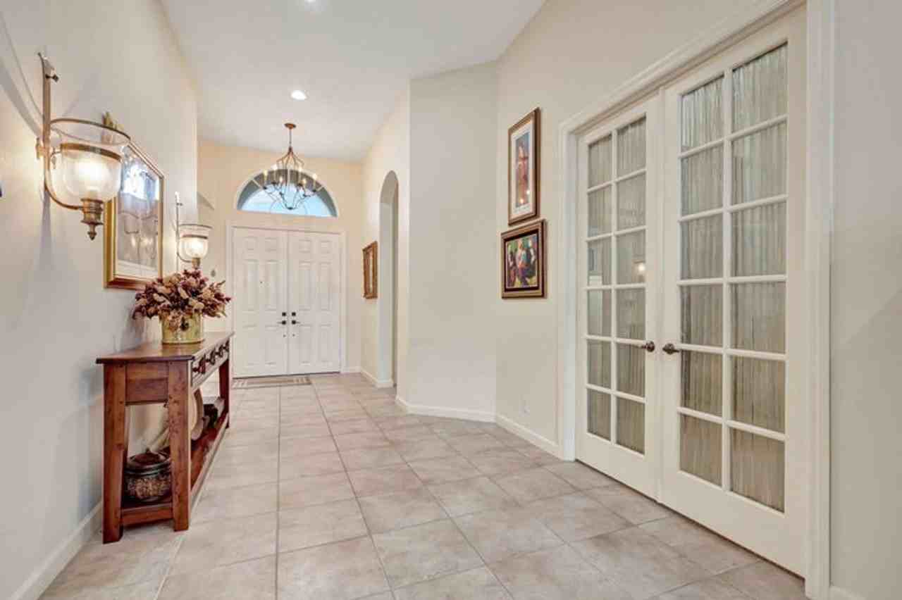 8671 Falcon Green Dr - Photo 3 of 16