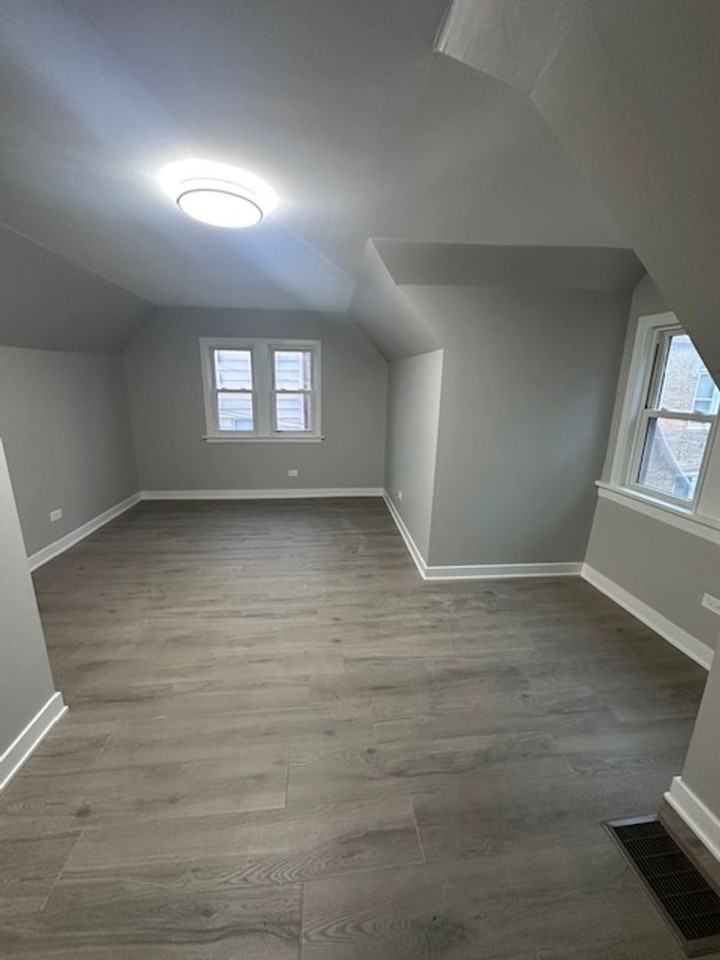 6504 S Kilpatrick Ave - Photo 4 of 13