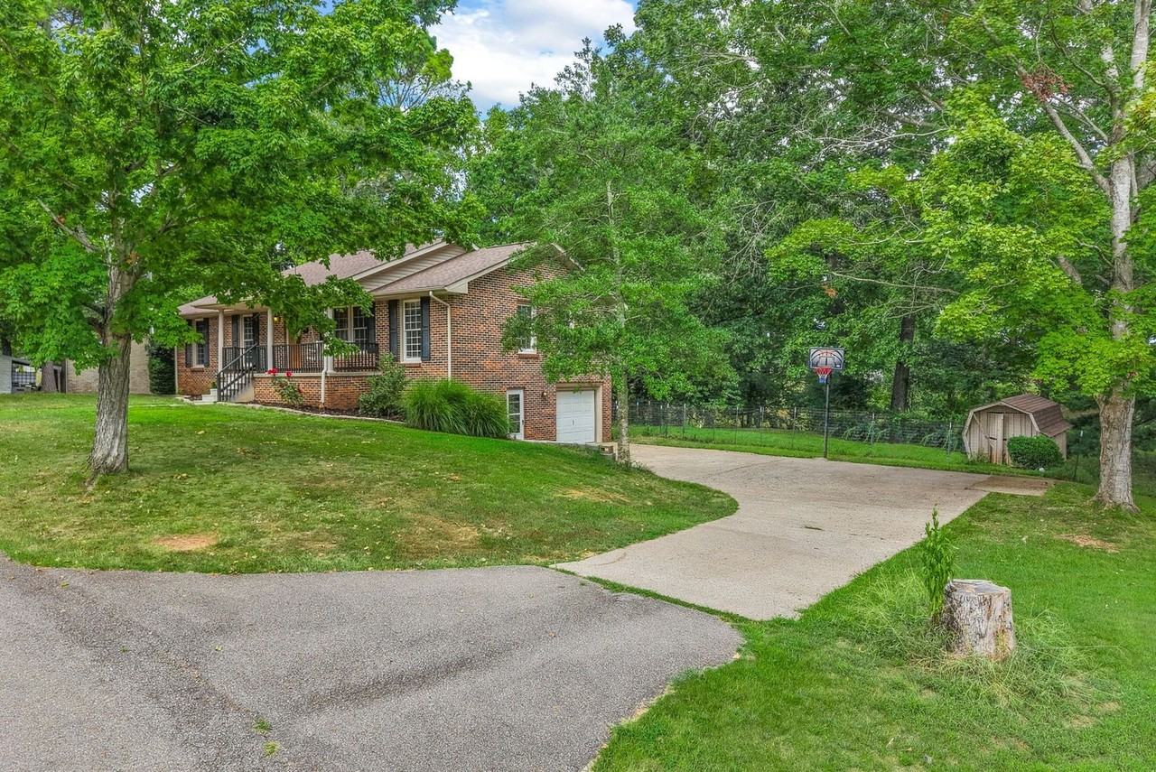 114 Hickory Hill Dr - Photo 3 of 35