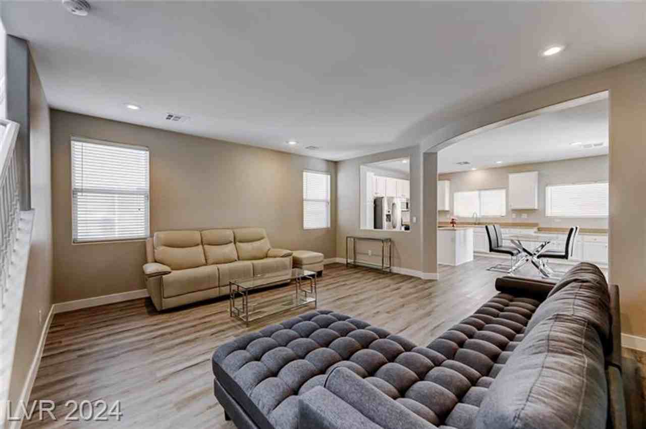 73 Ice Fall Ave - Photo 2 of 11