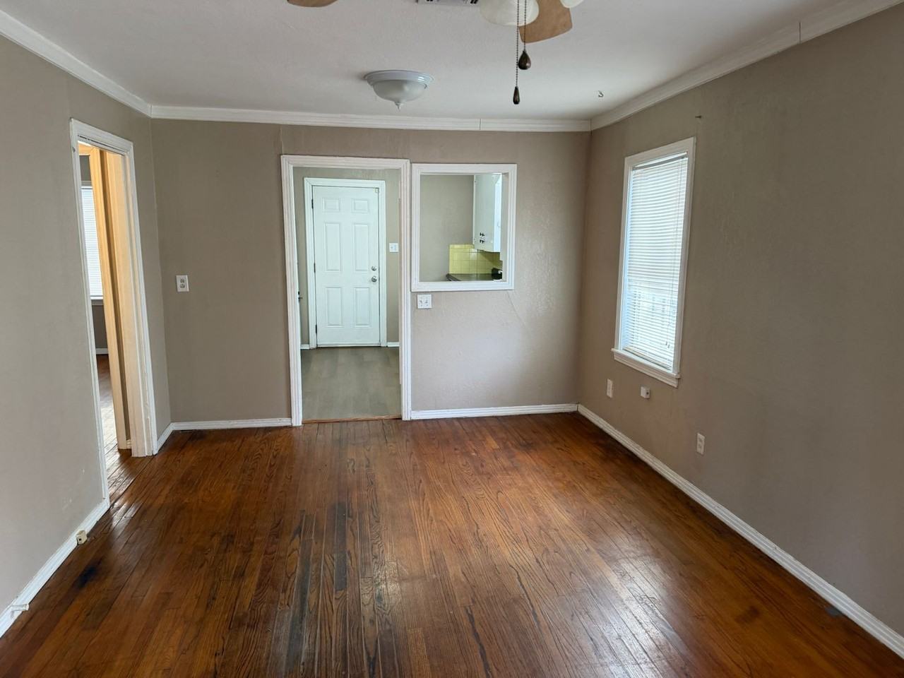 267 E Lister St - Photo 2 of 8