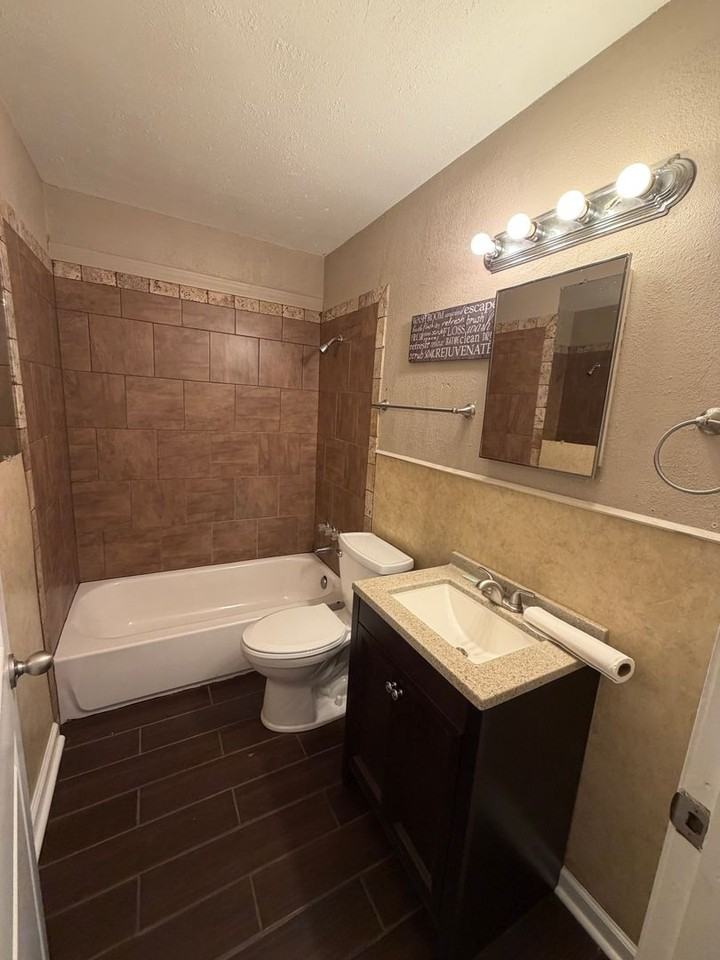 267 E Lister St - Photo 6 of 8