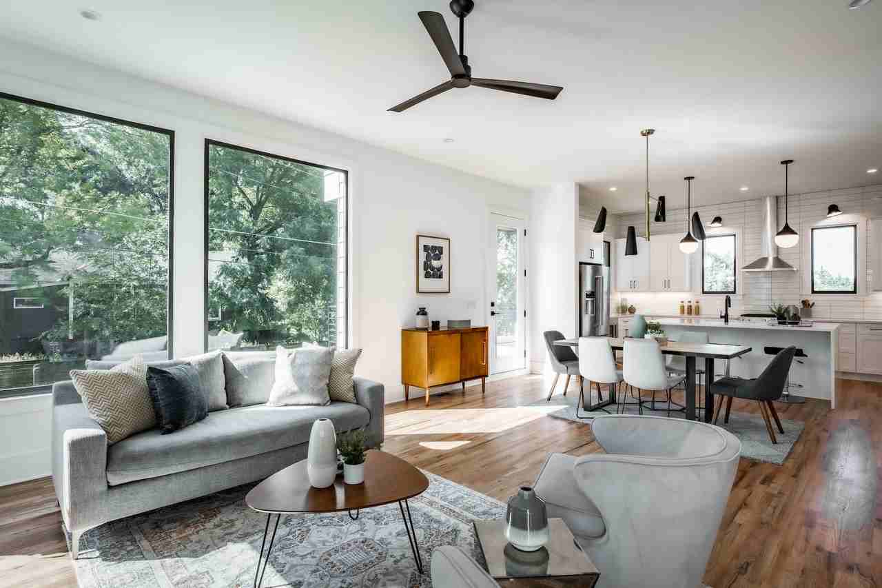 160 Holtzclaw St Se - Photo 2 of 20