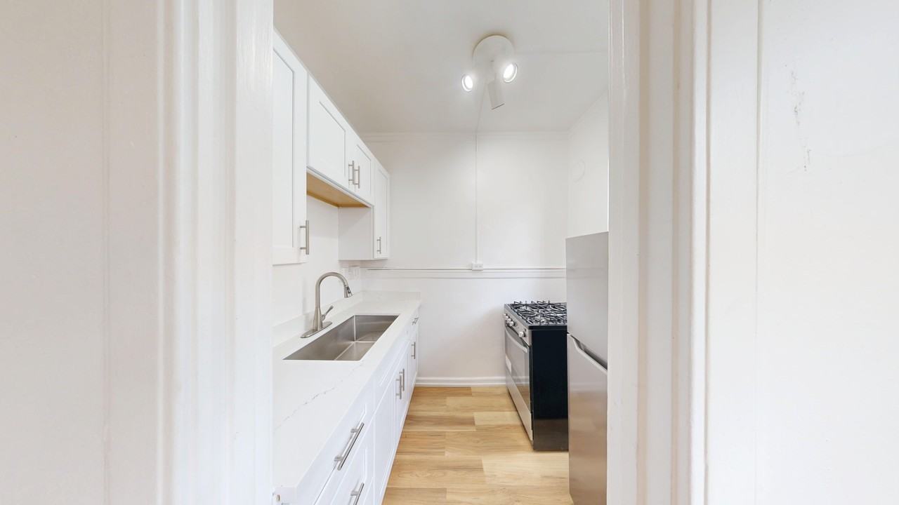 685 Geary Street - Photo 5 of 24