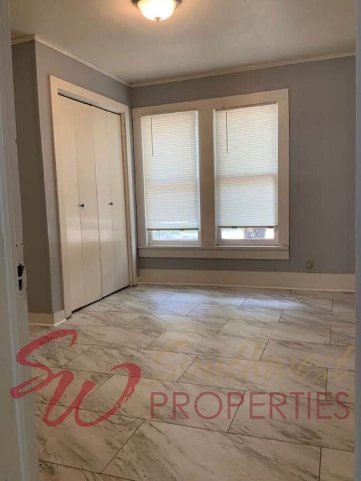 1007 W Mcneill St - Photo 4 of 7