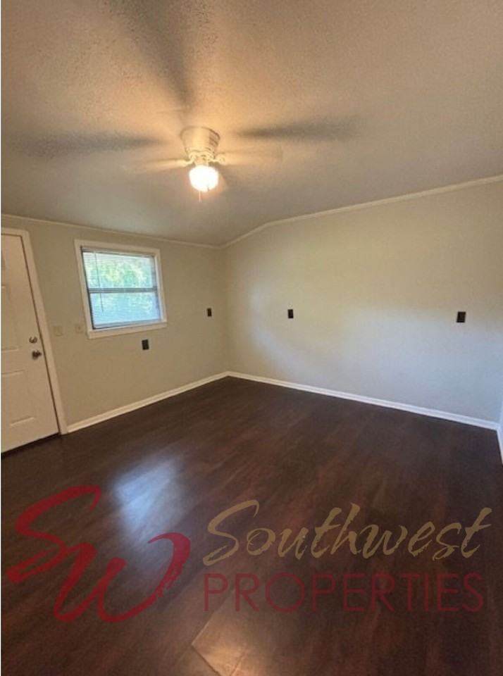 1030 N Neblett St - Photo 7 of 18