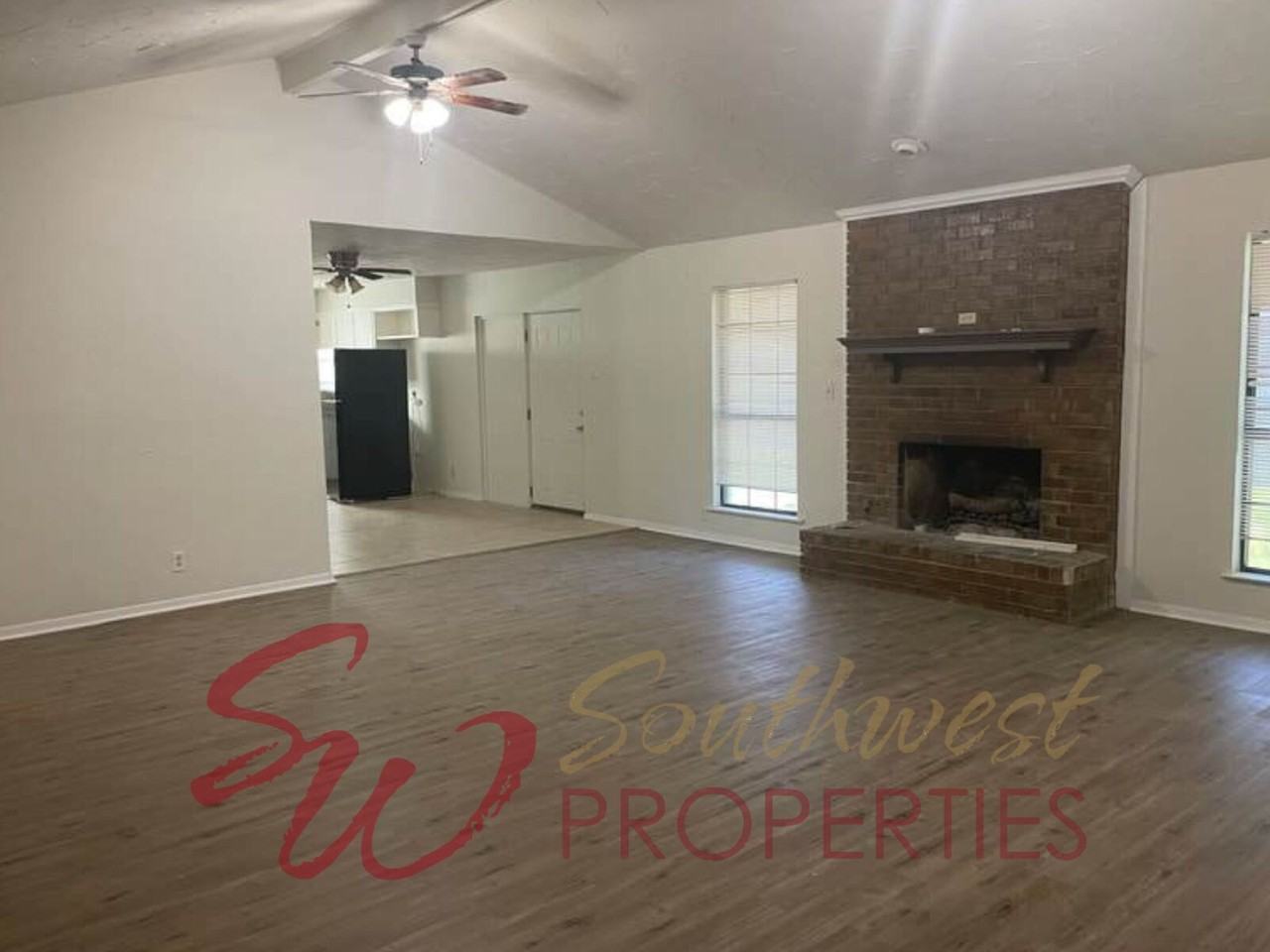 2410 Holly St - Photo 2 of 13