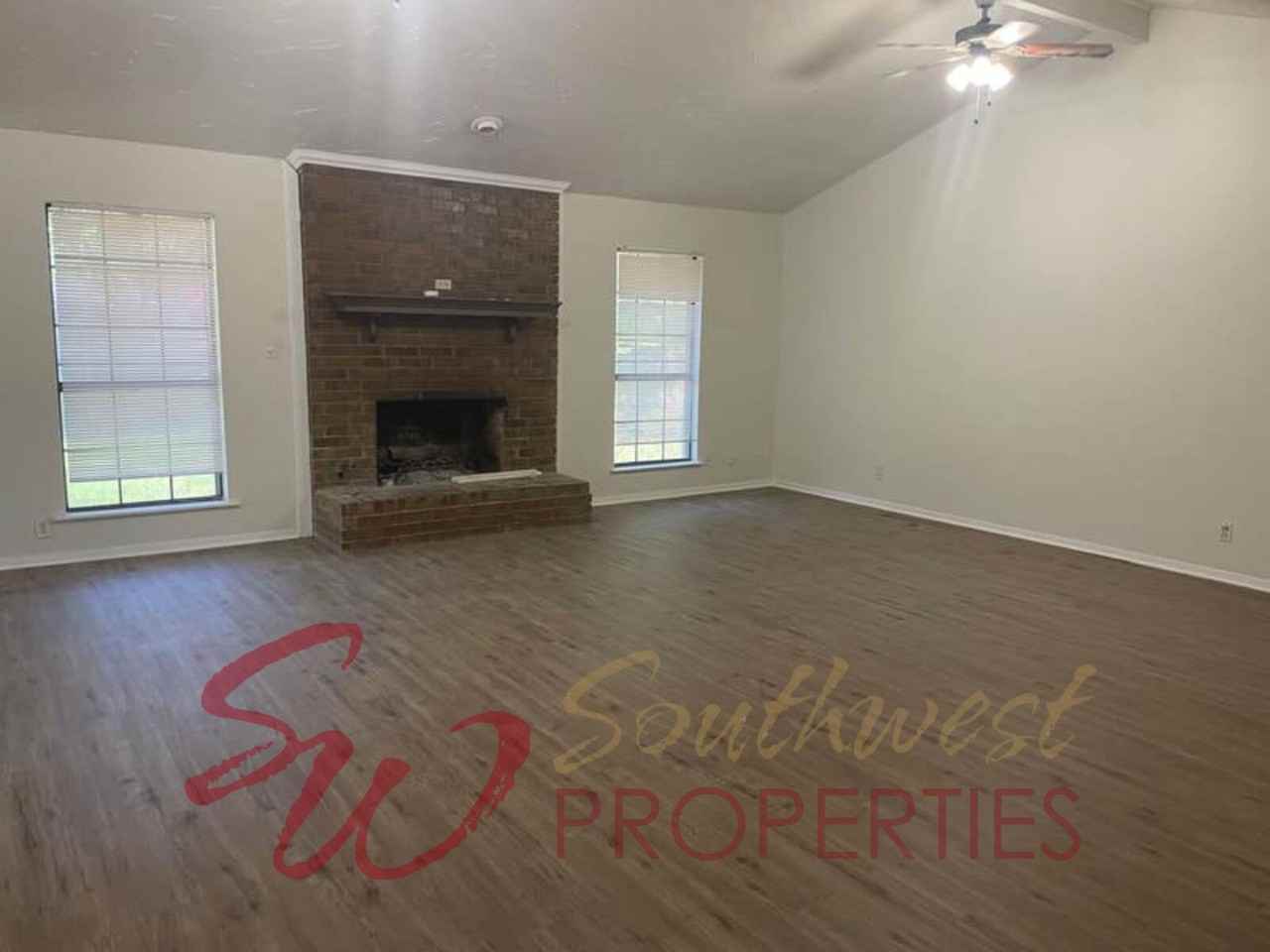 2410 Holly St - Photo 3 of 13