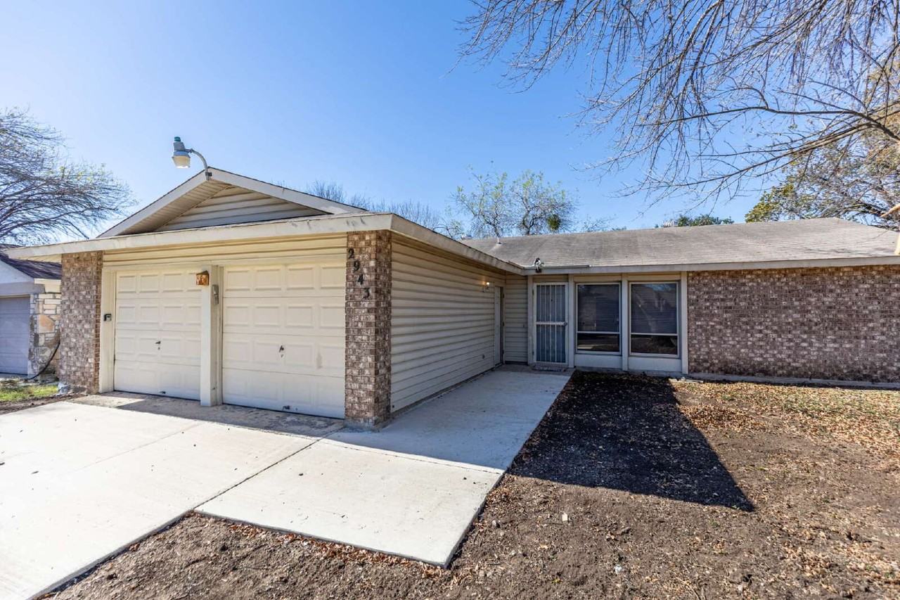 2943 Keslake St - Photo 2 of 32