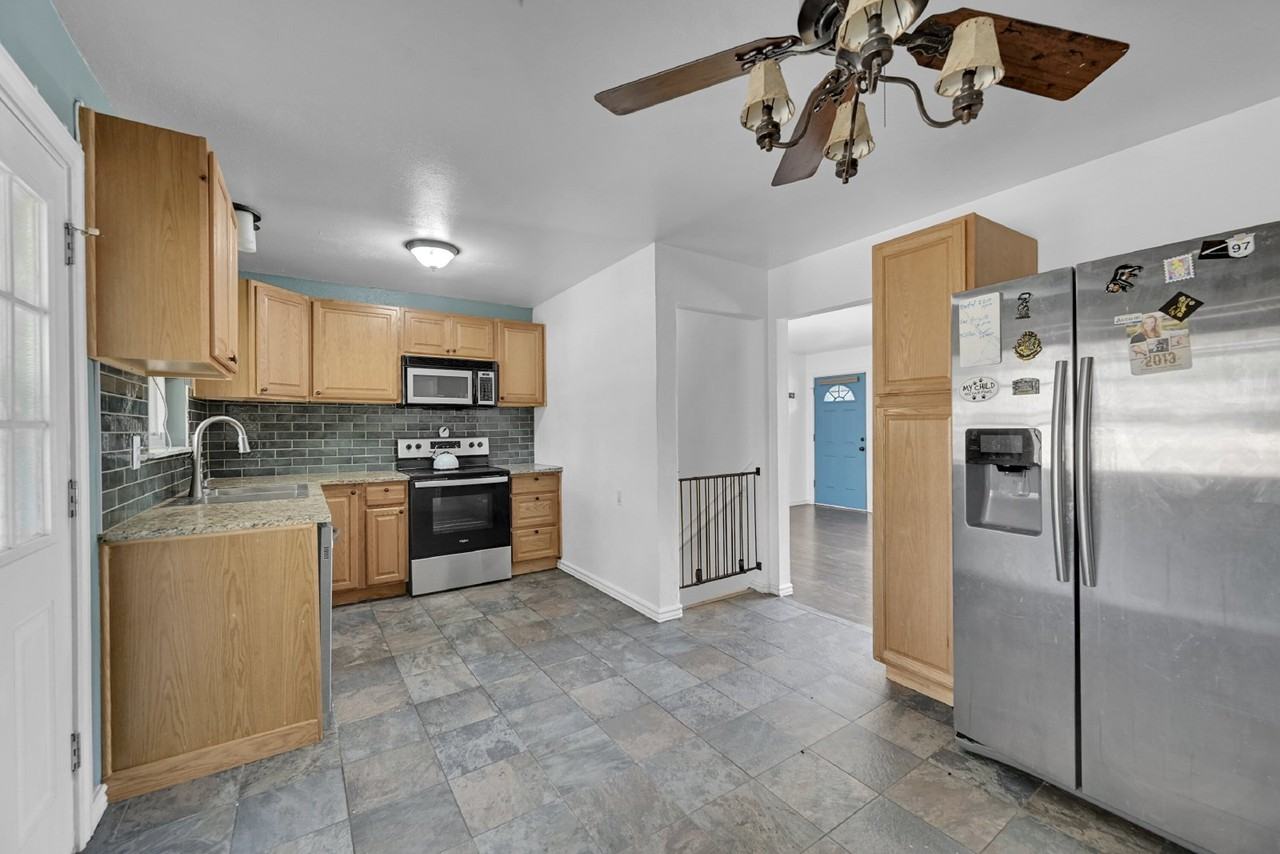 126 Ely St - Photo 2 of 33