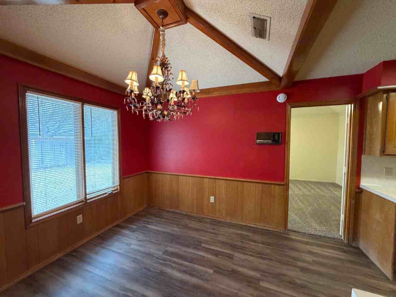 5806 78th St - Photo 6 of 15