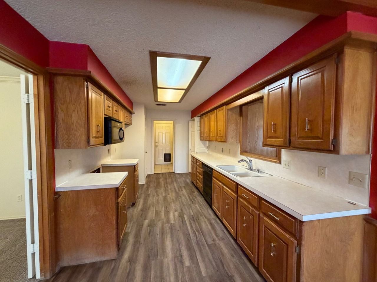 5806 78th St - Photo 7 of 15