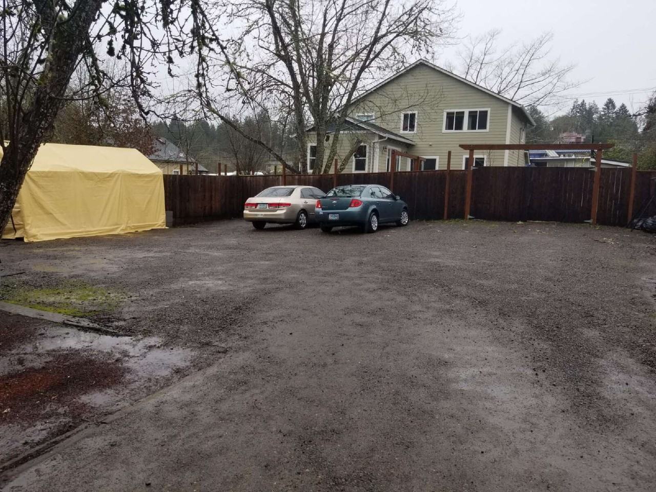 2555 Riverview St - Photo 4 of 4