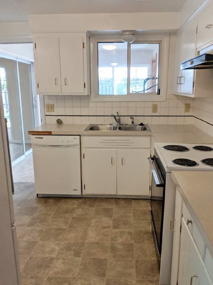 1215 E 24th Ave - Photo 4 of 12