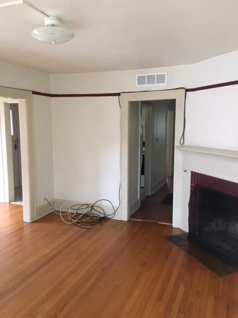1267 Ferry St - Photo 2 of 10