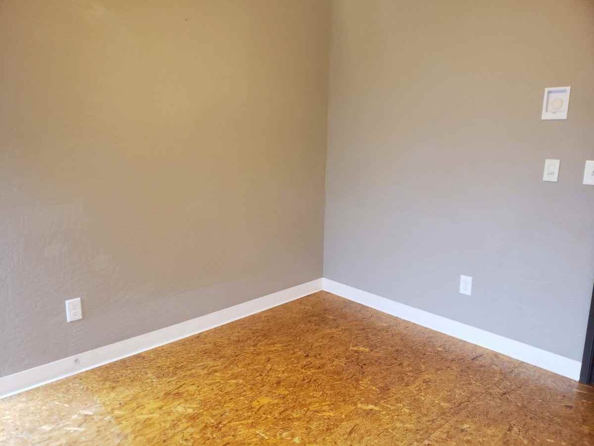 1405 Mill St - Photo 6 of 9