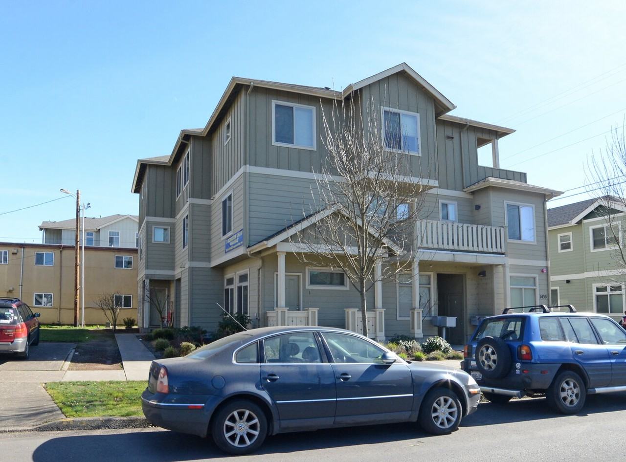 1435 Patterson St - Photo 2 of 9