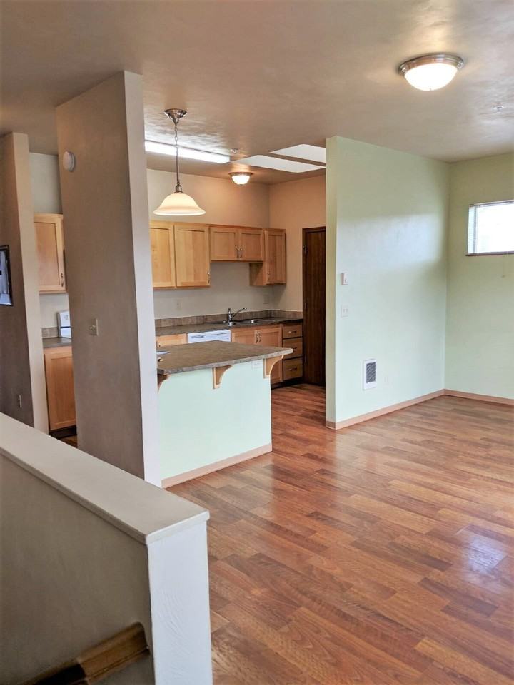 1435 Patterson St - Photo 3 of 9