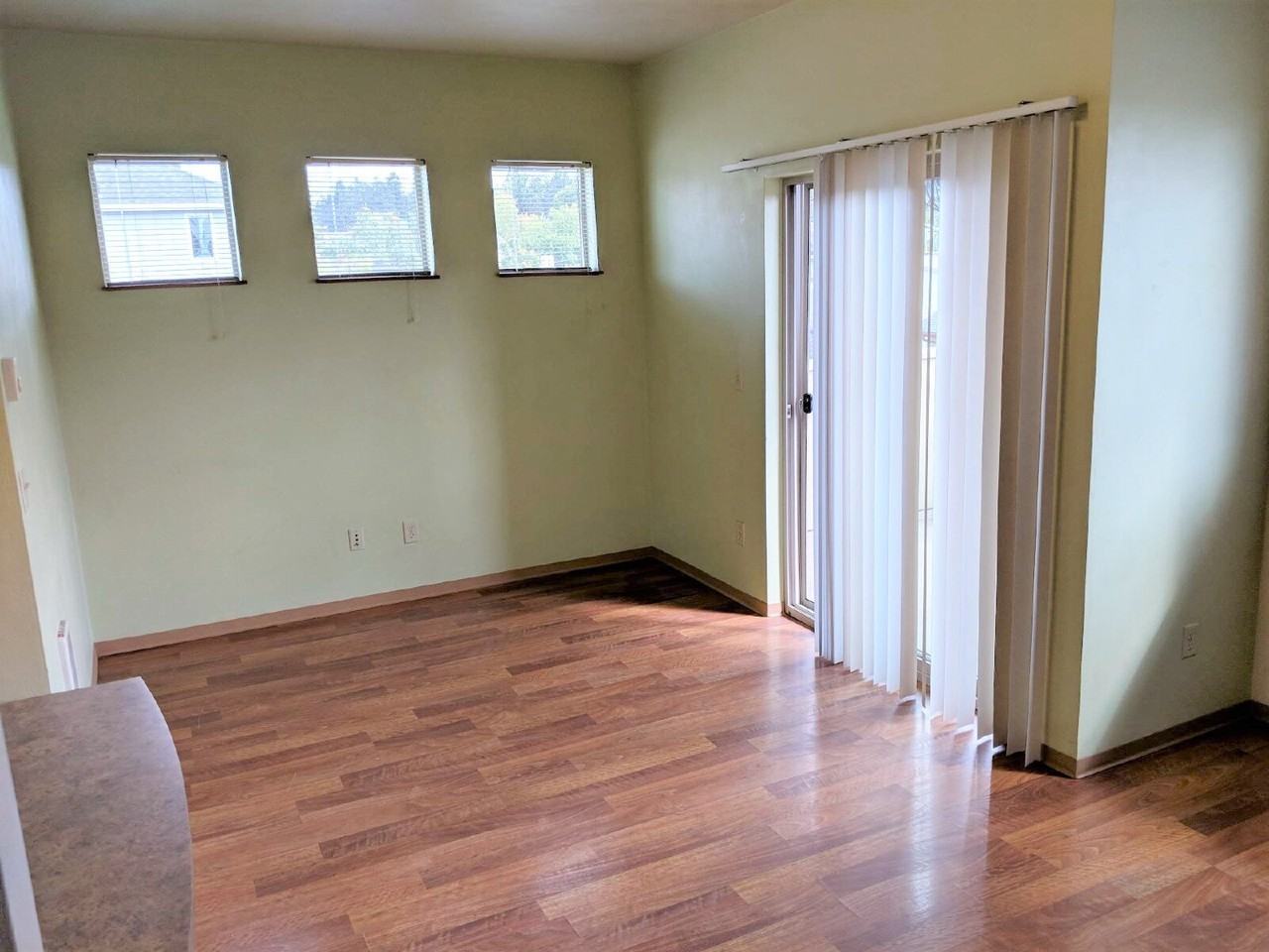 1435 Patterson St - Photo 6 of 9