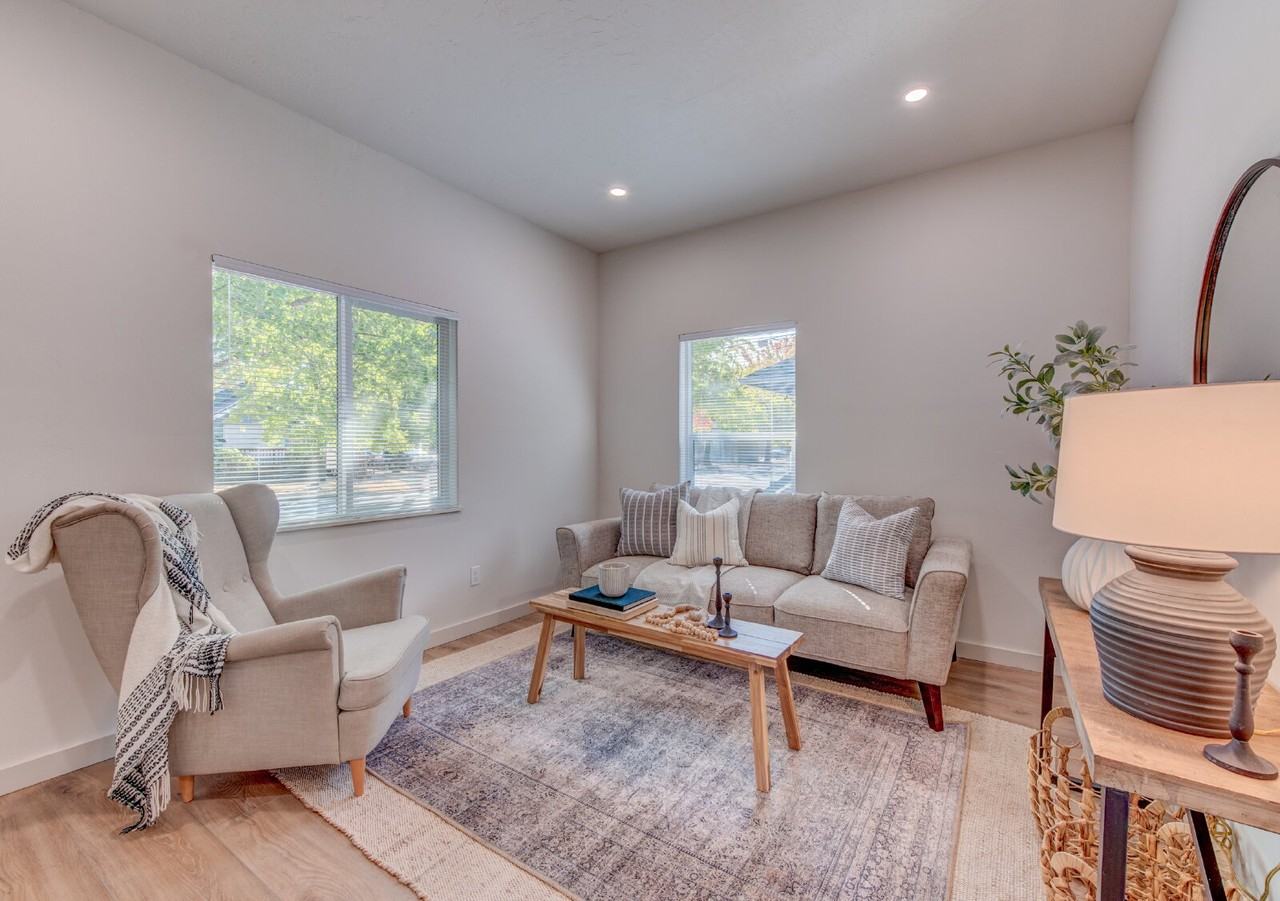 1480 Pearl St - Photo 2 of 12