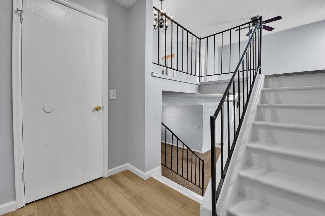 18330 E Atlantic Dr - Photo 2 of 50