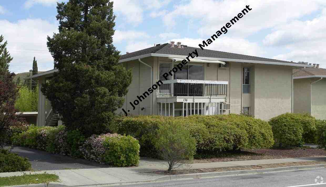 136 Blue Ridge Dr #D - Photo 2 of 6