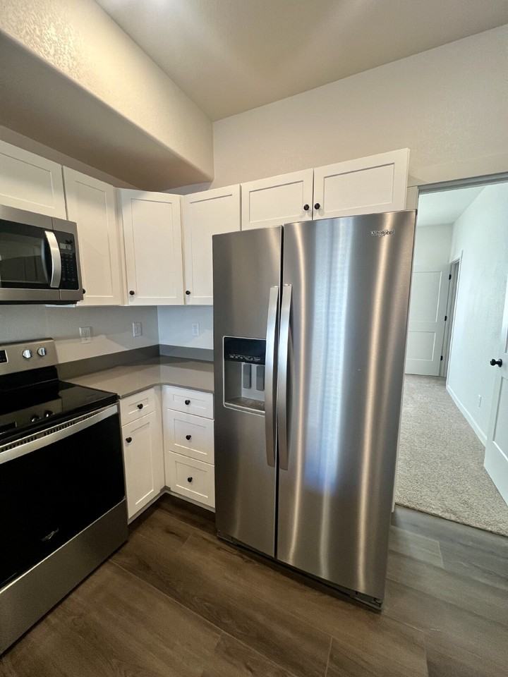 1619 Carol Ann Way - Photo 3 of 22