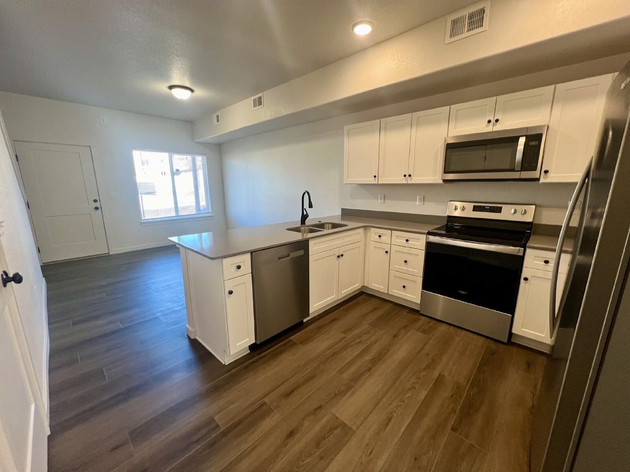 1619 Carol Ann Way - Photo 4 of 22