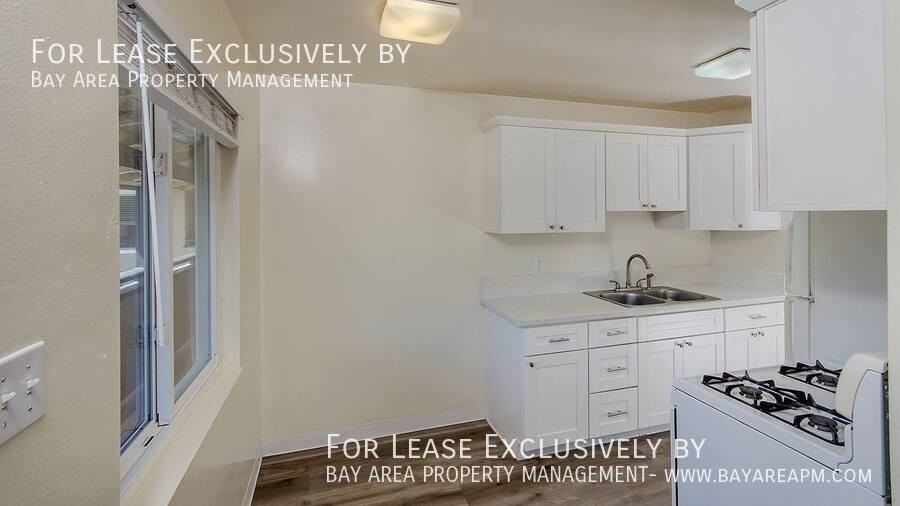 1565 Main St #7 - Photo 5 of 12