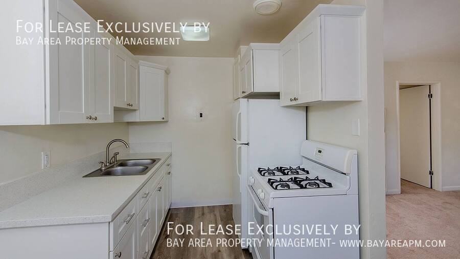 1565 Main St #7 - Photo 6 of 12