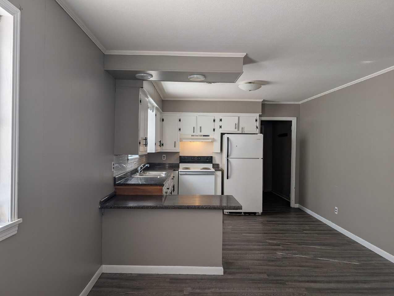 120 Willow Ln Apt A - Photo 4 of 12