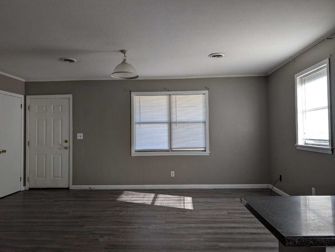 120 Willow Ln Apt A - Photo 5 of 12