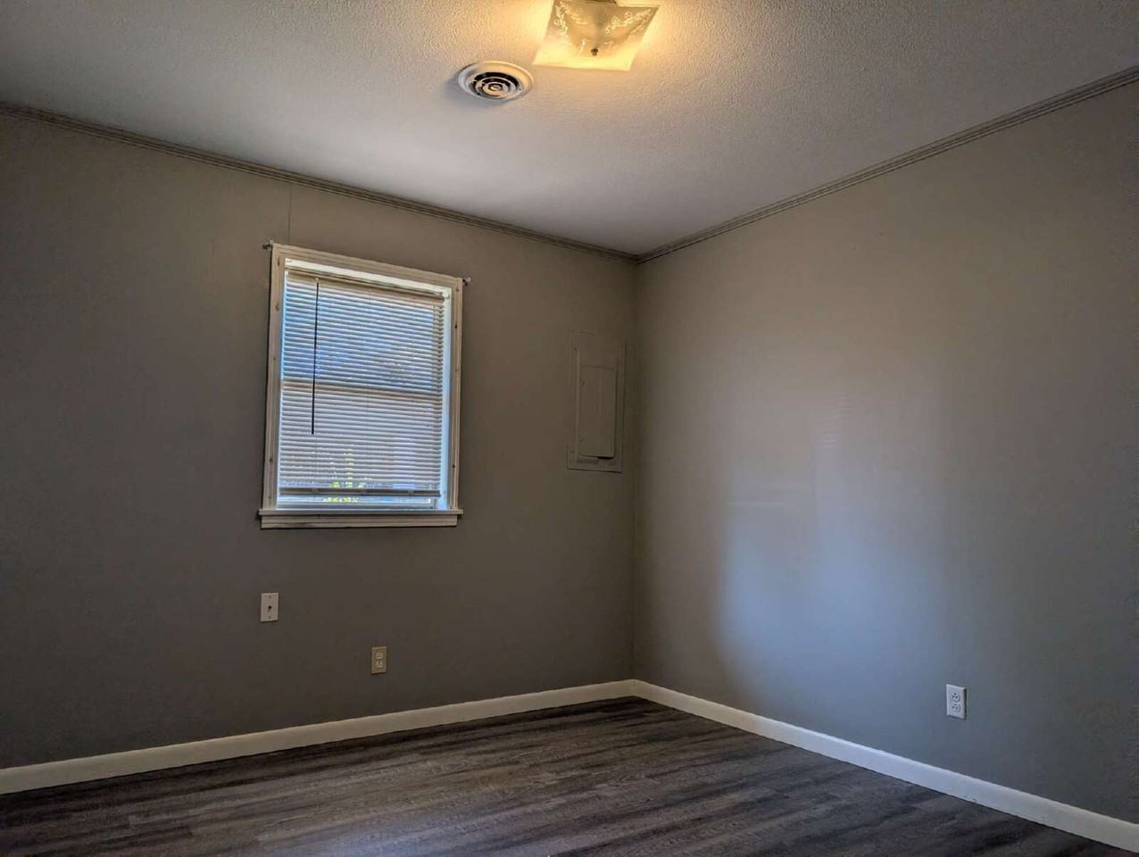 120 Willow Ln Apt A - Photo 7 of 12