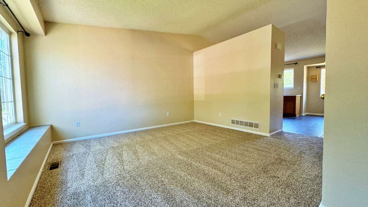 5597 S Killarney St - Photo 3 of 33