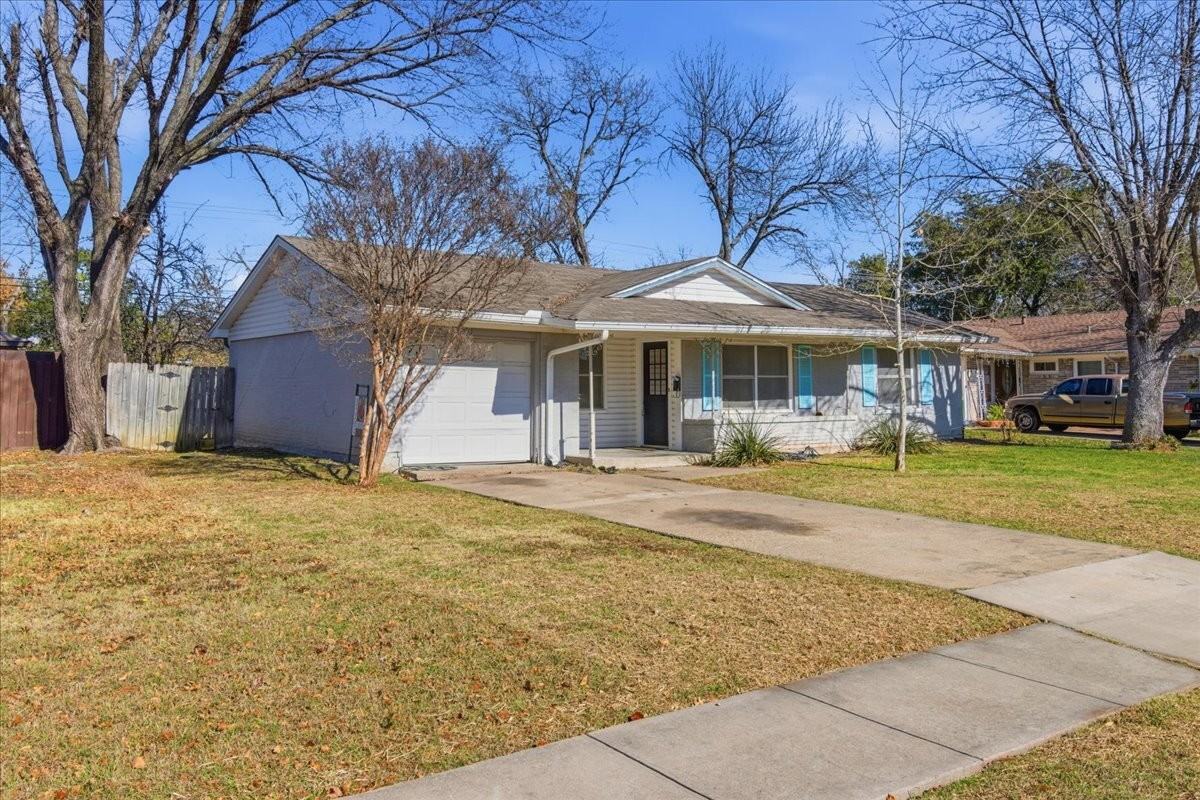 3131 Longmeade Dr - Photo 3 of 24