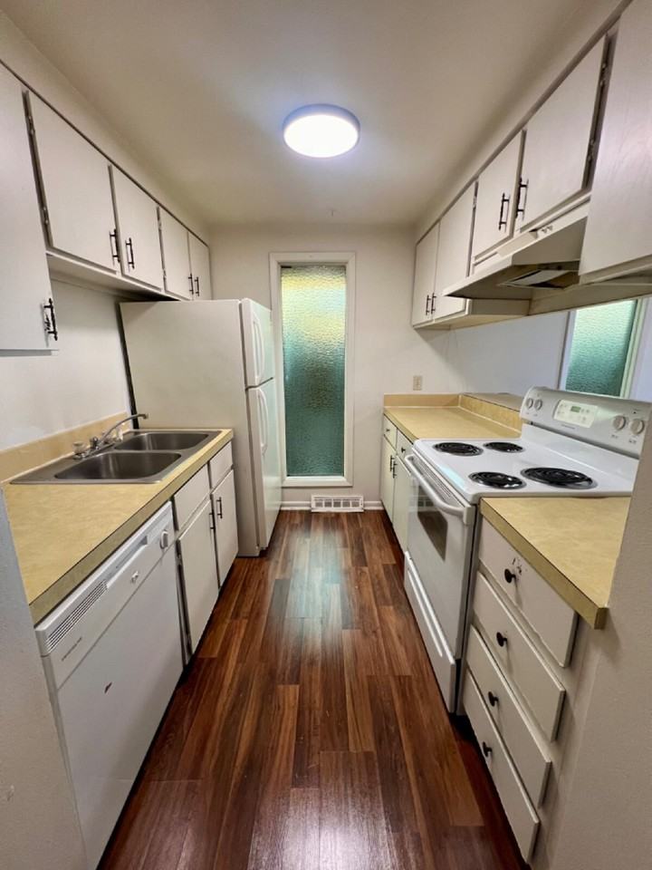 3108 Bent Ave #D - Photo 3 of 11