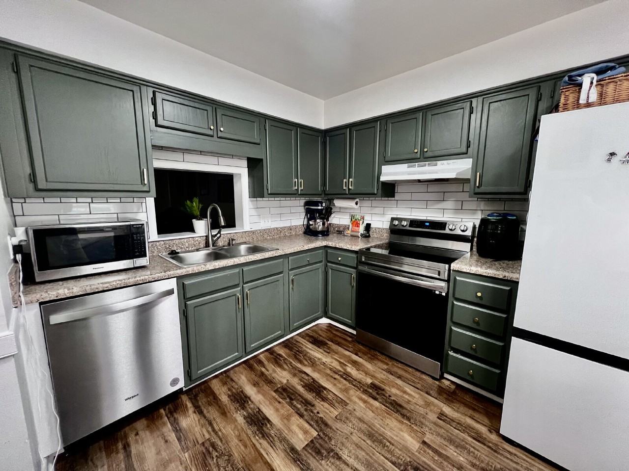 4533 Marlwood Way - Photo 5 of 31