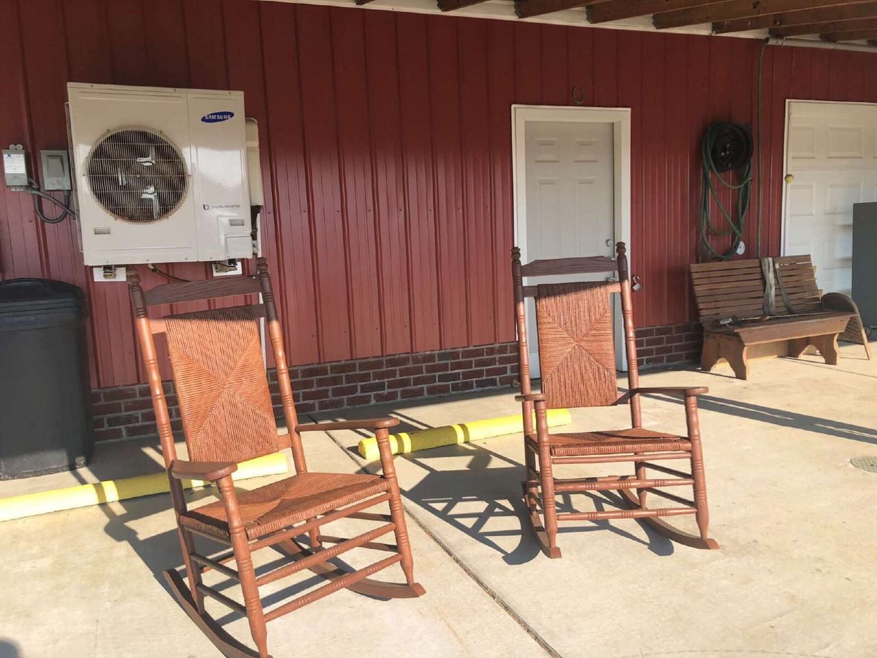 664 Nahunta Rd - Photo 3 of 17