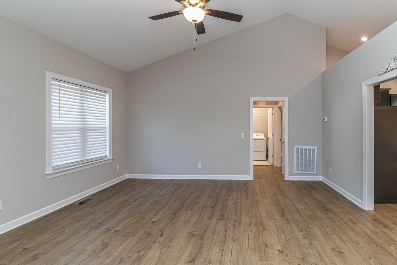 109 Hawk Pl - Photo 5 of 31