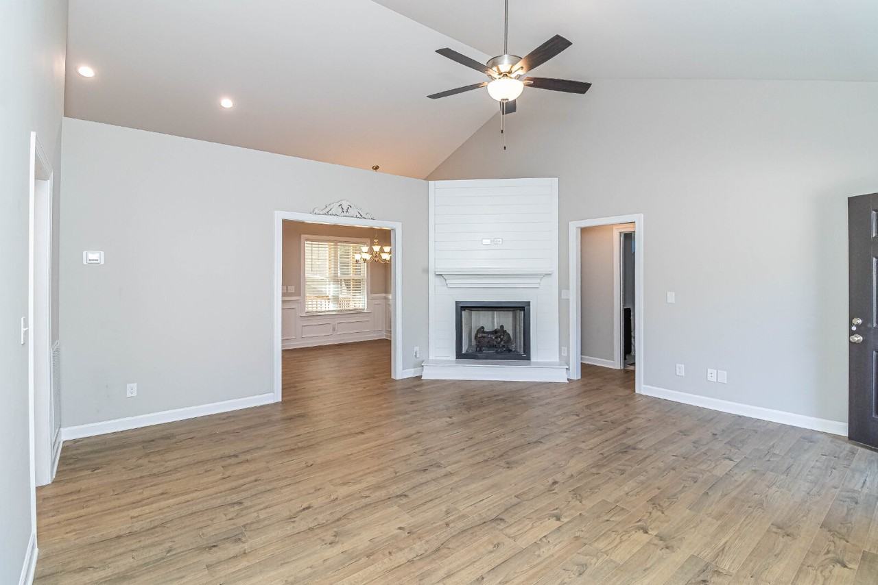 109 Hawk Pl - Photo 7 of 31