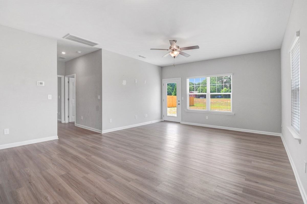 103 Drake Village Dr - Photo 4 of 23