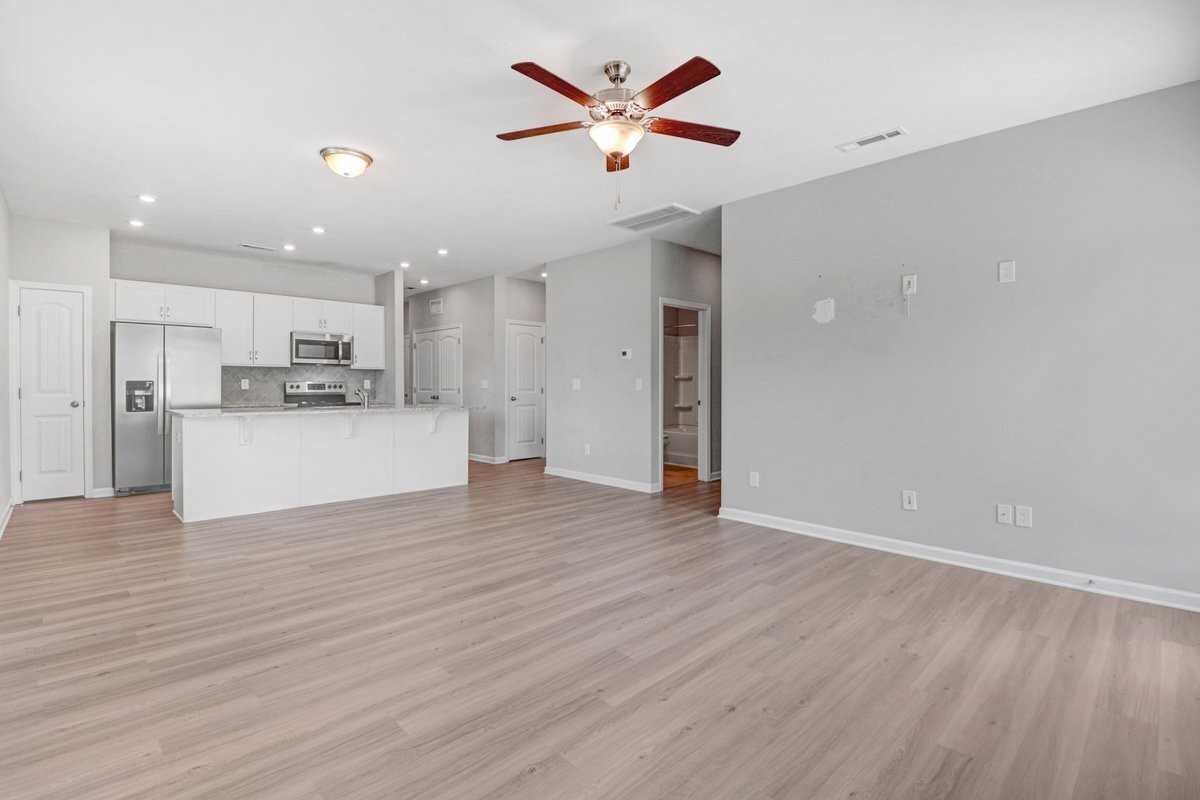 103 Drake Village Dr - Photo 5 of 23